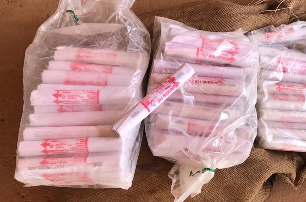 Plus de 40 000 bâtons de dynamite ont été saisis en divers endroits. Ces matériels étaient destinés à l’exploitation minière illégale de l’or, qui constitue une nouvelle source de financement (photo : Niger).